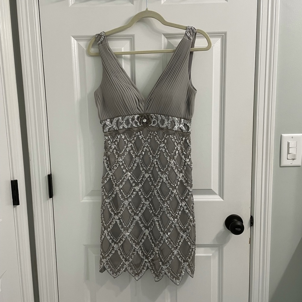 Sue Wong, Silver/Grey cocktail dress. Size 4.